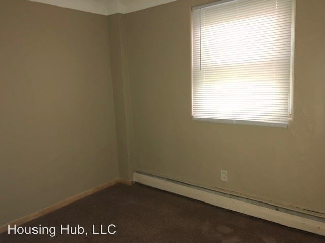 Building Photo - 594 Lawson Ave W