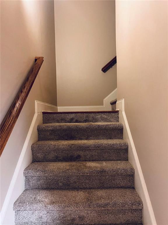 Building Photo - 144 W Ridge Way