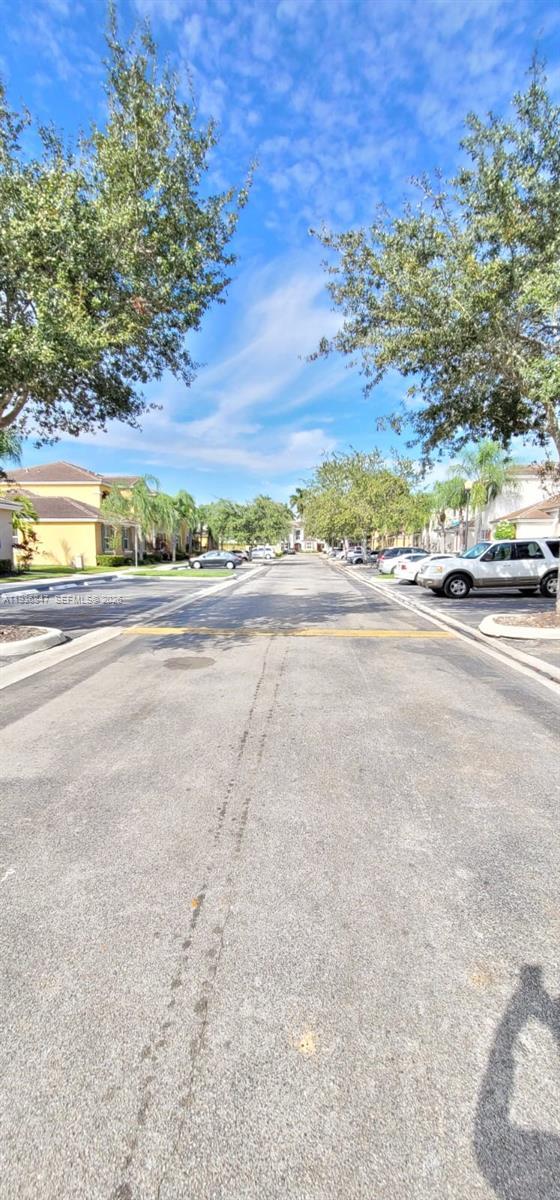 Building Photo - 1005 NE 42nd Pl