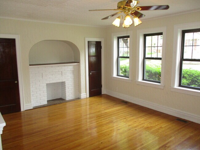 Building Photo - 1081 Terrace Dr