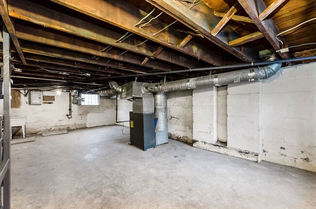 Building Photo - 1044 Sullivant Ave