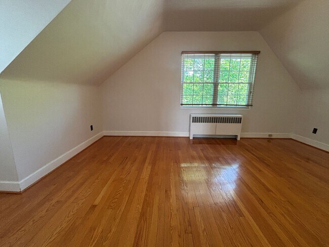 Building Photo - 3479 Overbrook Dr