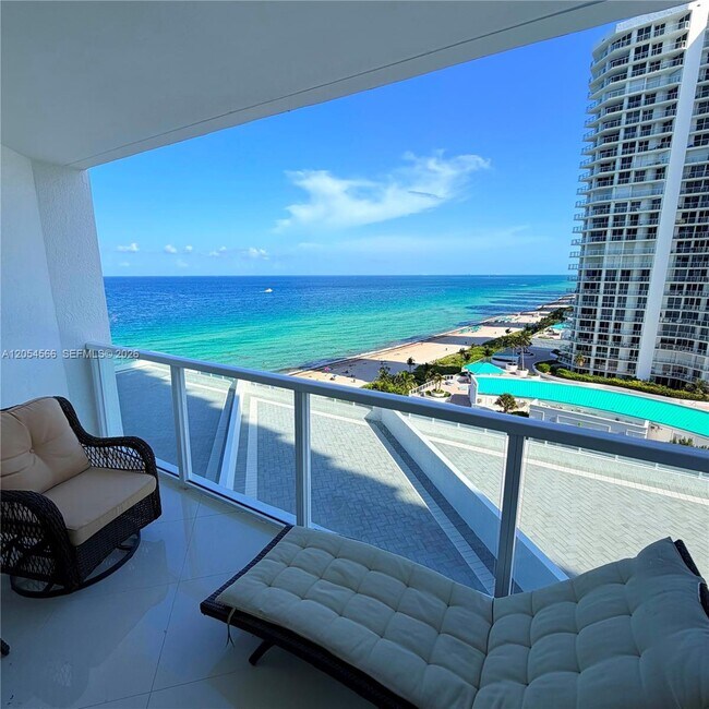 Building Photo - 16699 Collins Ave