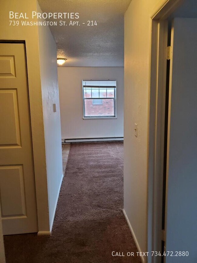 Building Photo - 739 Washington St