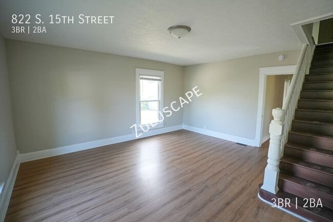 Building Photo - 822 S 15th St