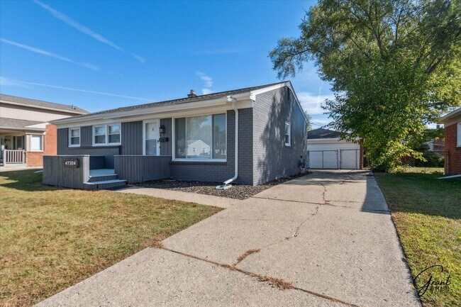 Building Photo - $1995 3 bedroom ranch Shelby TWP