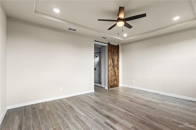 Building Photo - 33 S Markland Ave