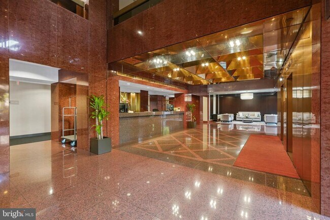 Building Photo - 1530 Key Blvd
