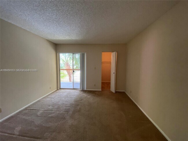 Building Photo - 7630 Westwood Dr