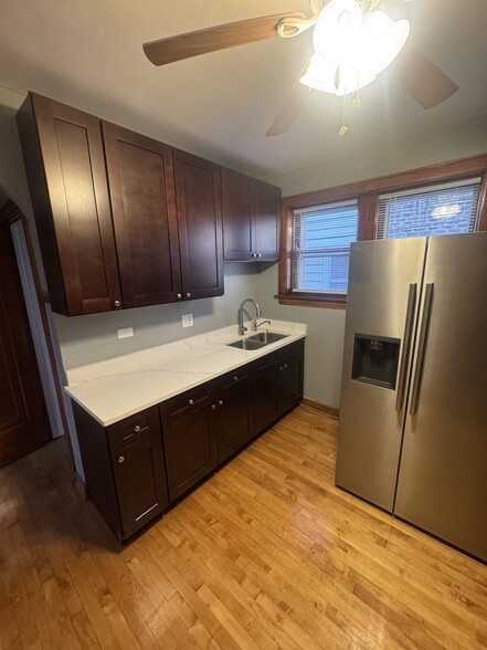 Building Photo - 2126 Kenilworth Ave