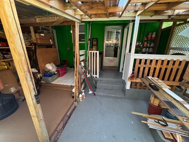 Building Photo - 1612 Pepper Dr