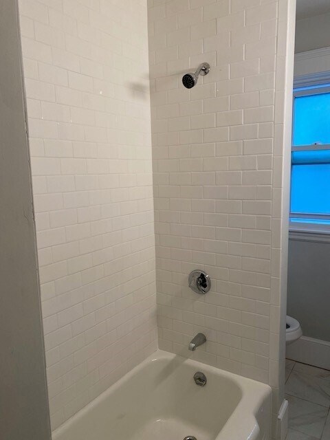 Building Photo - 68 Hewlett St