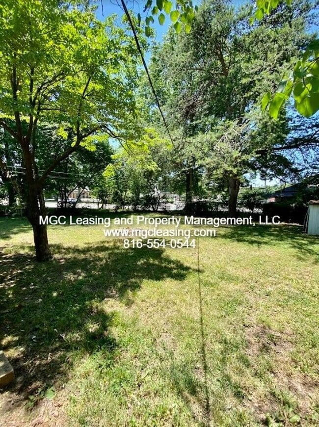 Building Photo - Charming Ranch Style Home Minutes From Downtown Lee's Summit