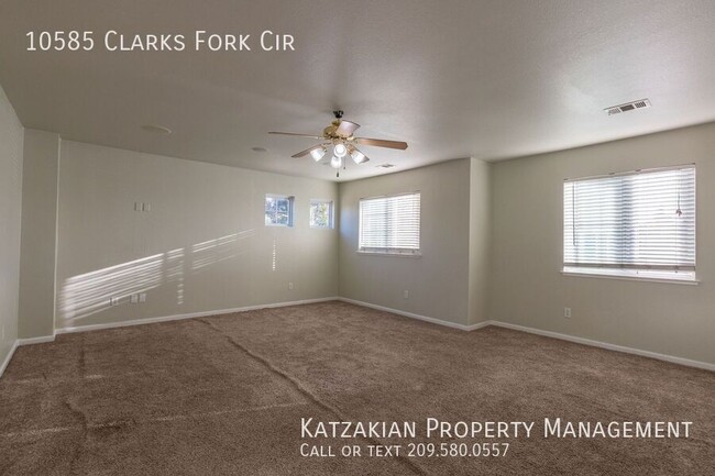 Building Photo - Charming 4-Bedroom Home in Spanos Park Wes...