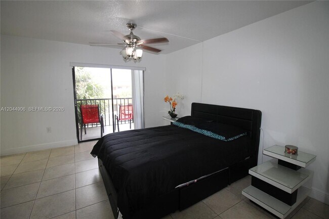 Building Photo - 8415 SW 107th Ave