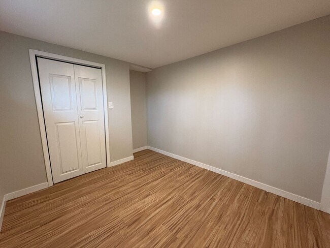 Building Photo - 3 Bedroom Home Elyria