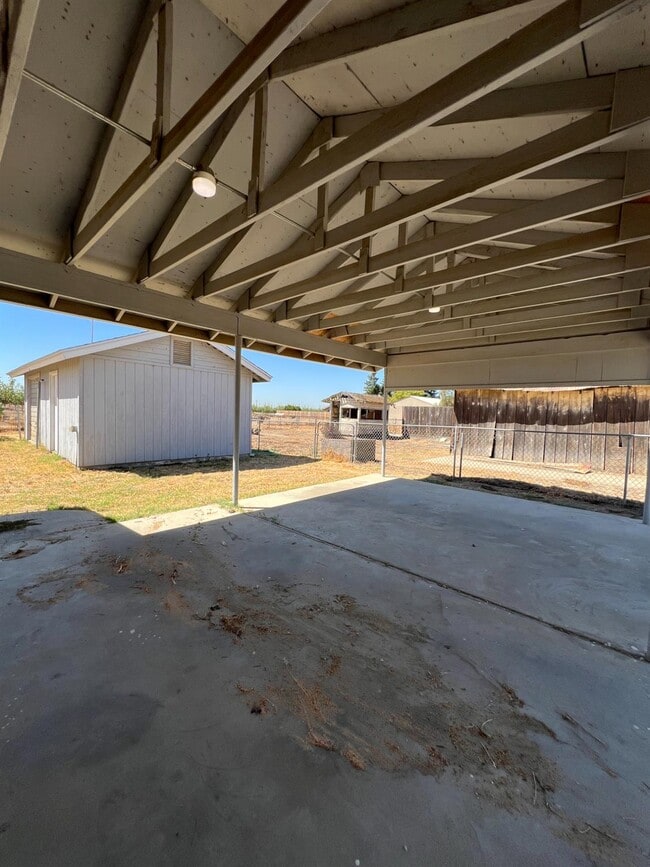 Building Photo - 9905 W Shaw Ave