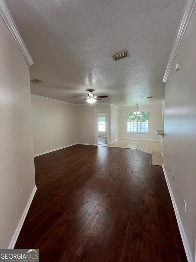 Building Photo - 204 Royal Palms Ave