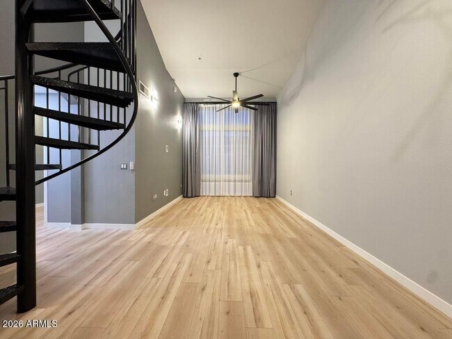 Building Photo - 1701 E Colter St