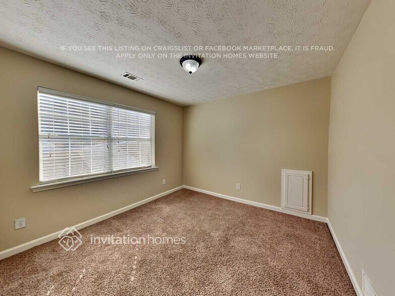Building Photo - 1460 Timber Walk Dr SE
