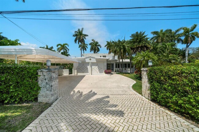 Building Photo - 1745 W 24th St