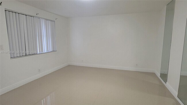 Building Photo - 11202 Taft St