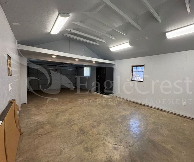 Building Photo - Three Bedroom, Two Bathroom House with Fenced Yard and Outdoor Fireplace