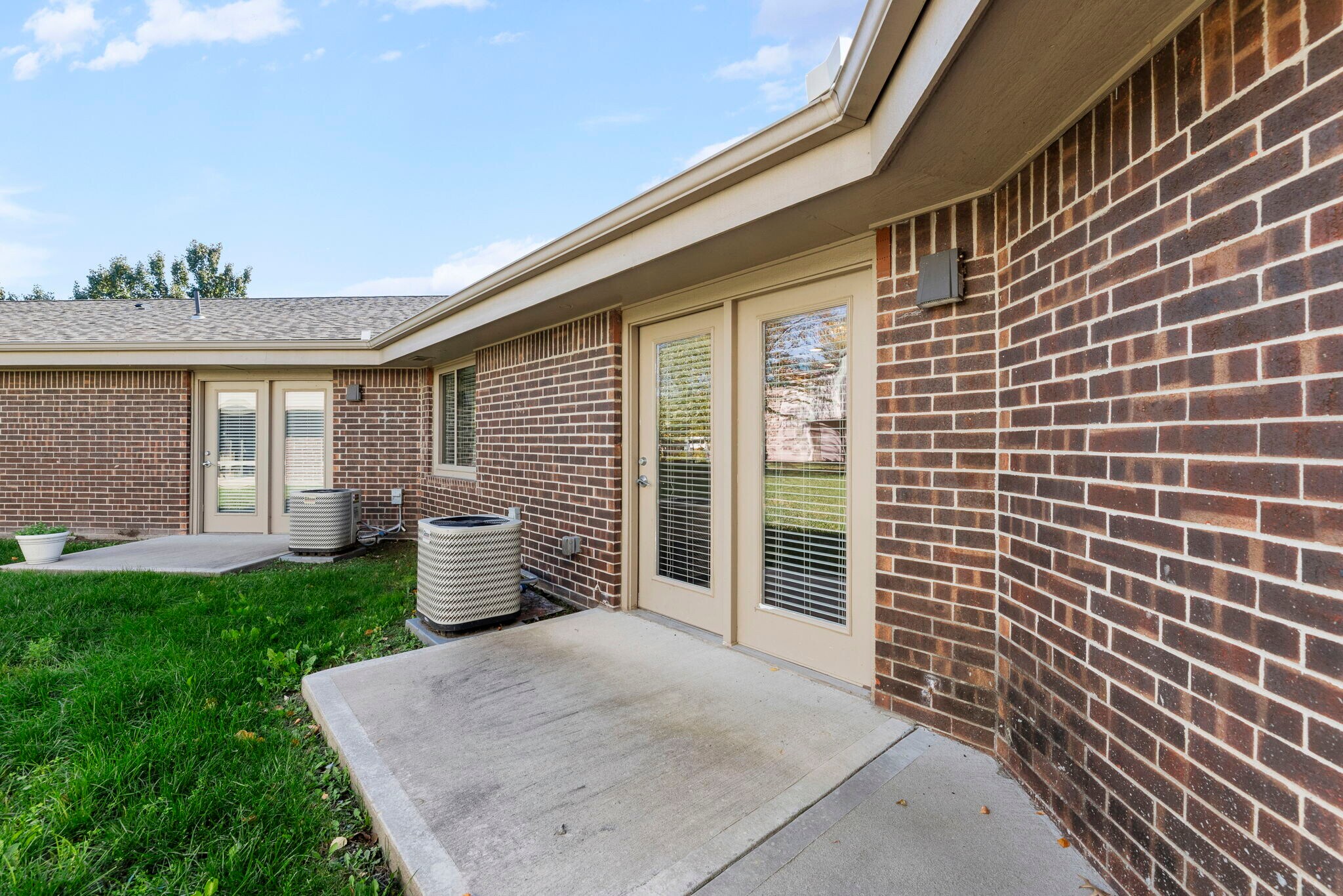 Building Photo - 2900 NE Kendallwood Pkwy