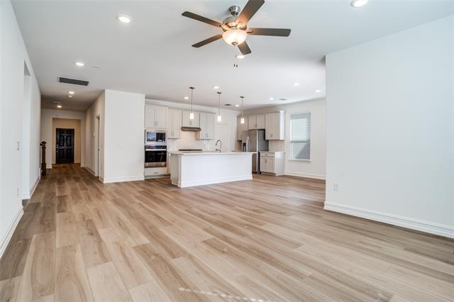 Building Photo - 1600 Tyler Dr