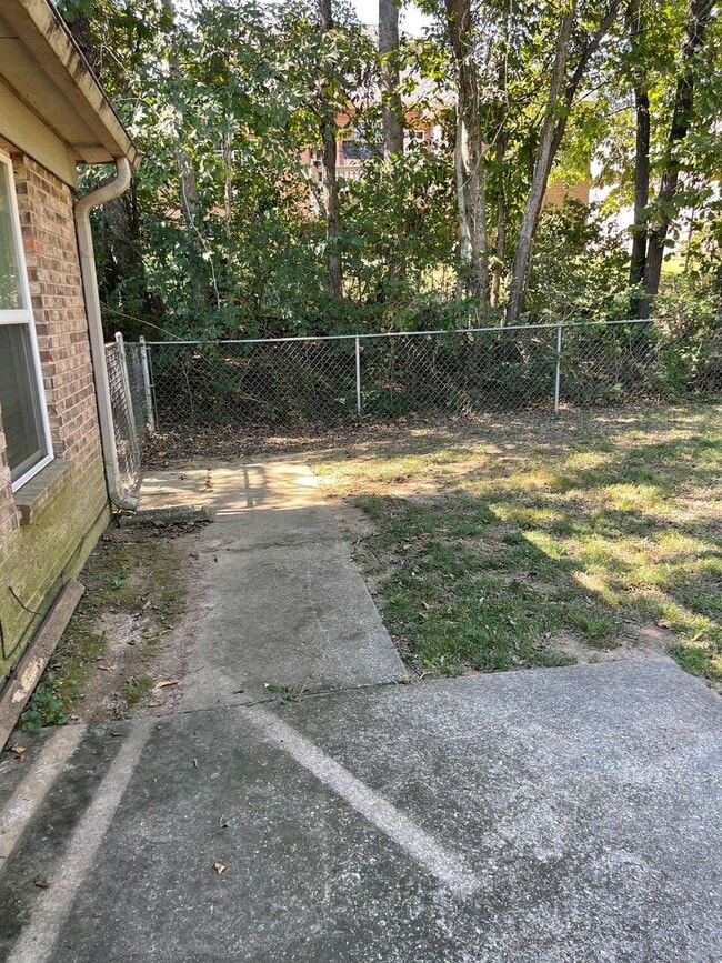 Building Photo - 3 bedroom 2 bath Hermitage duplex