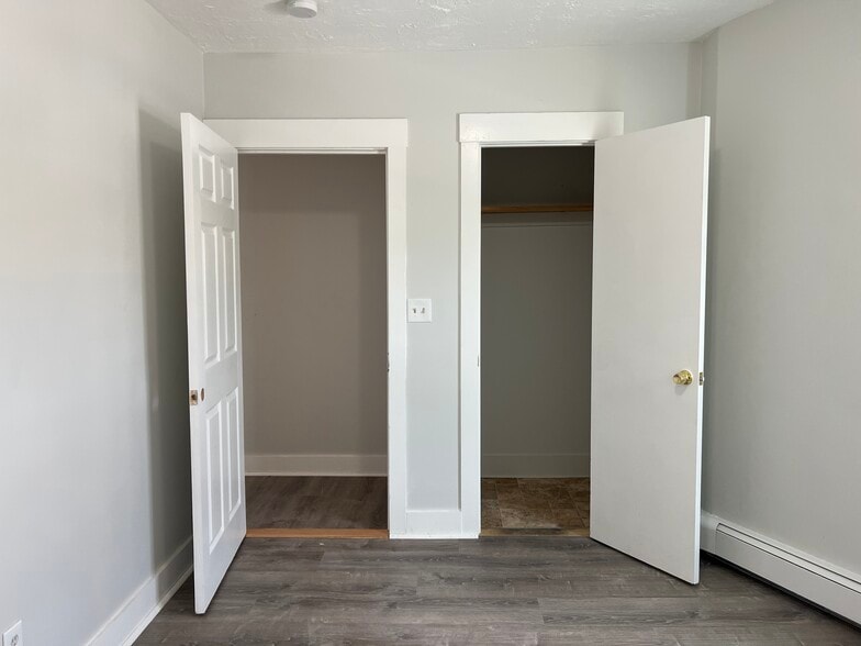 Building Photo - 207 Broadway