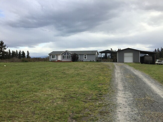 Building Photo - Available for Immediate Move-In!  3 Bed/2 Bath in Yelm!