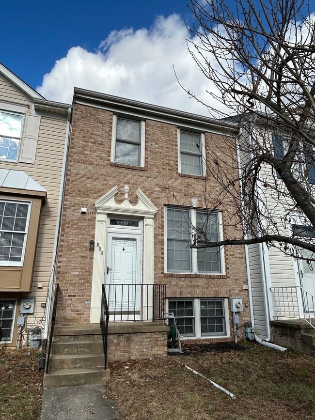 Building Photo - 658 Corsica Ave