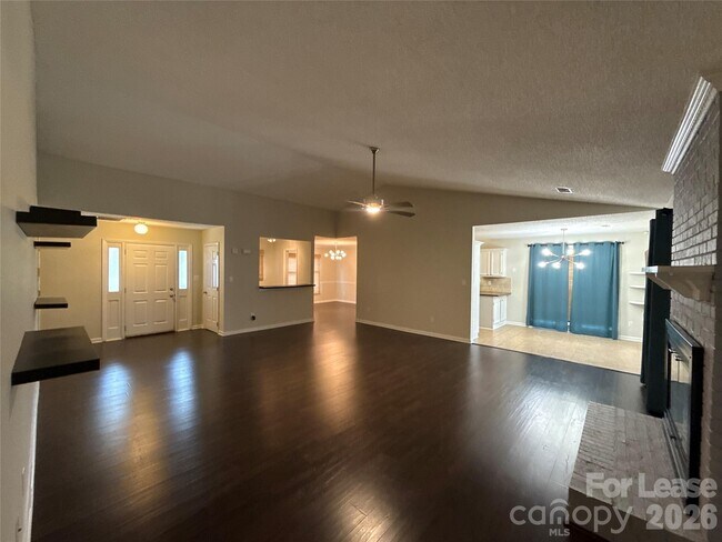 Building Photo - 7809 Glencannon Dr