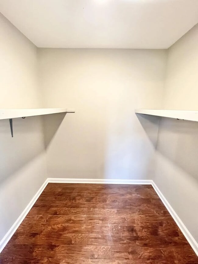 MASTER BEDROOM WALK IN CLOSET - 3412 Camellia Cir