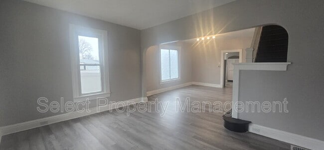 Building Photo - 1112 Lake Ave