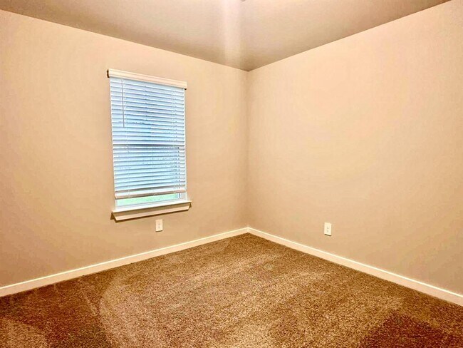 Building Photo - 6603 Kentfield Dr