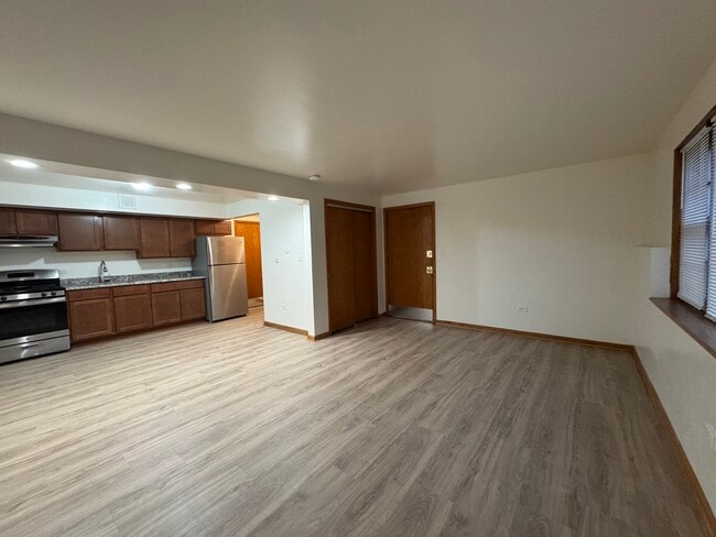 Building Photo - 7901 W Grand Ave