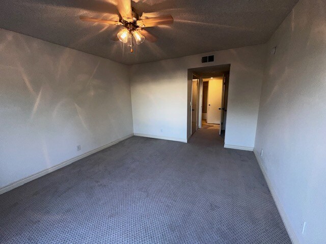 Building Photo - 121 S Swall Dr