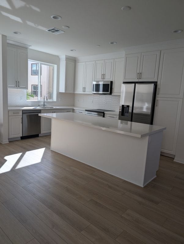 Building Photo - 2430 E Lincoln Ave