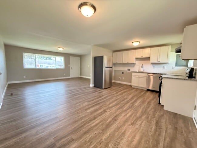Building Photo - 4426 Lesher Dr