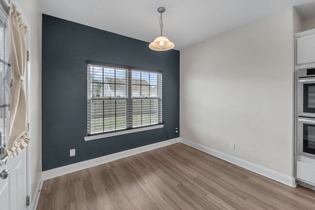 Building Photo - Spacious 5-Bedroom Home in The Palms at New Hampstead with Office & Screened Porch