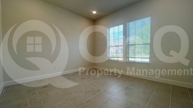 Building Photo - 333 ELK Dr