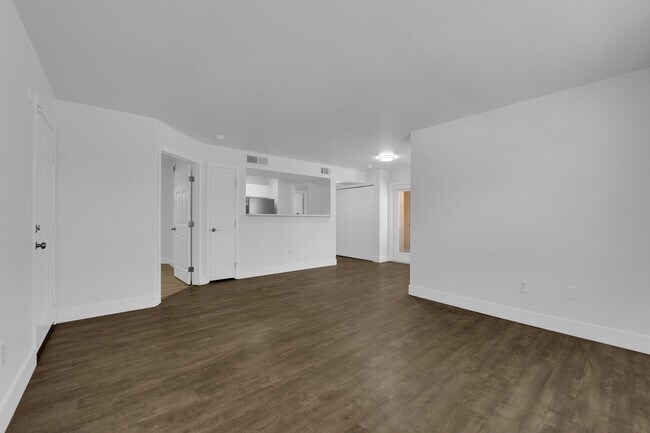 Building Photo - 8101 W Flamingo Rd