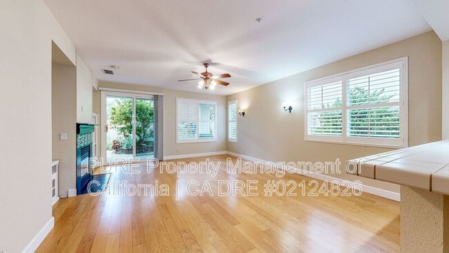 Building Photo - 121 Porterfield Creek Dr