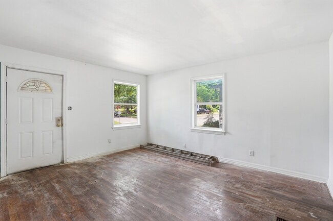 Building Photo - 7827 Rugby Ave