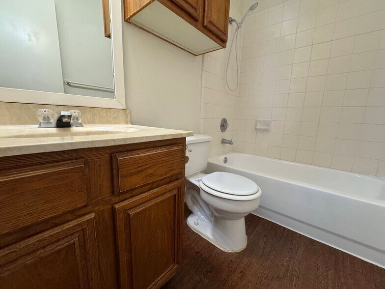 Building Photo - 1109 Horizon Dr