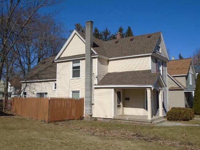 Building Photo - 209 Fuller Ave SE
