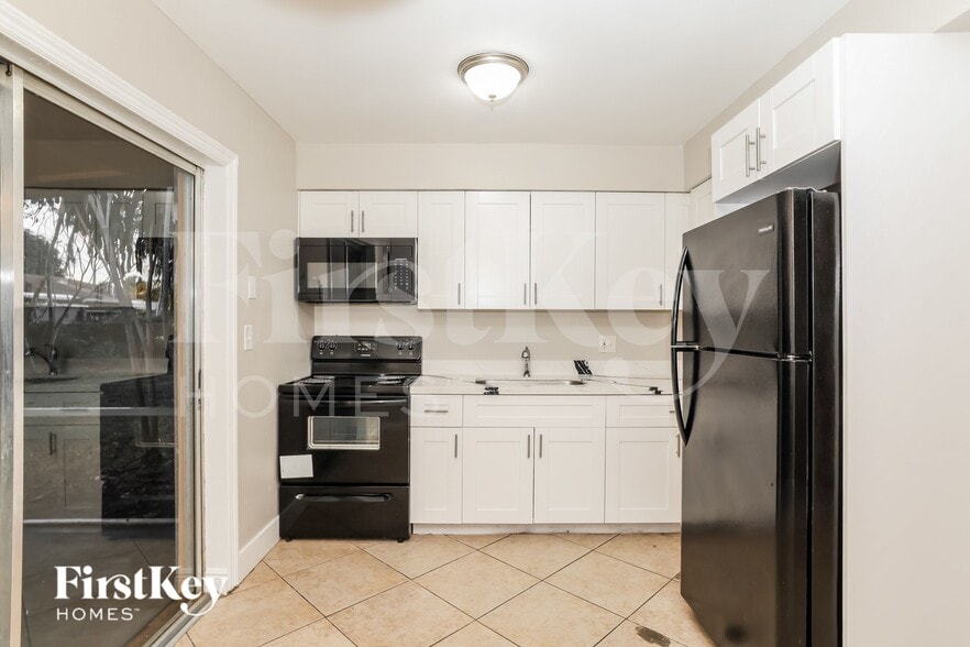 Building Photo - 6817 Massachusetts Dr