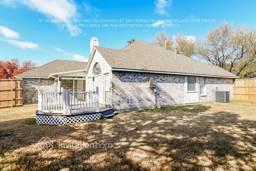 Building Photo - 7005 Longo Dr